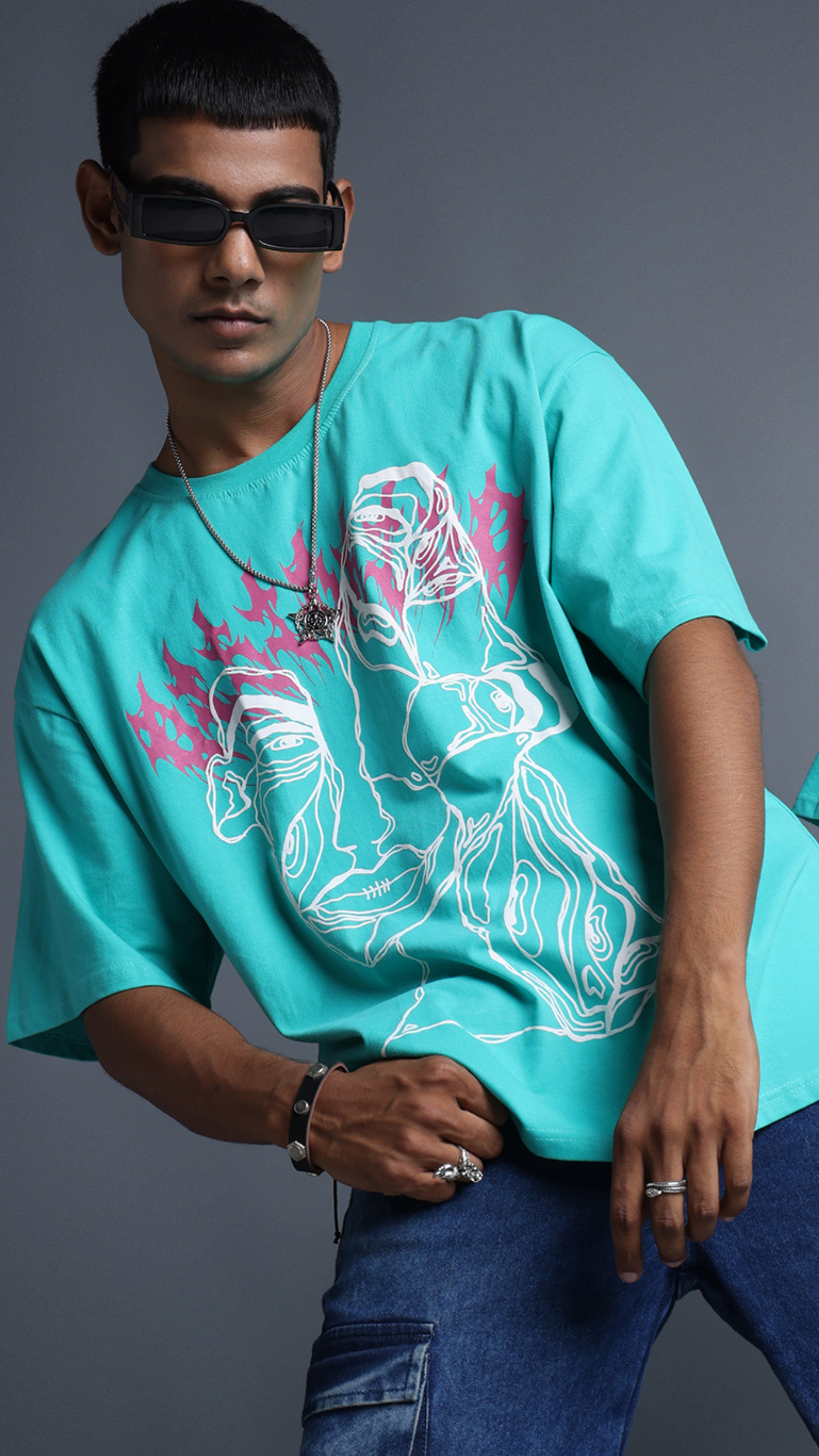 DISTORTED OVERSIZED T-SHIRT