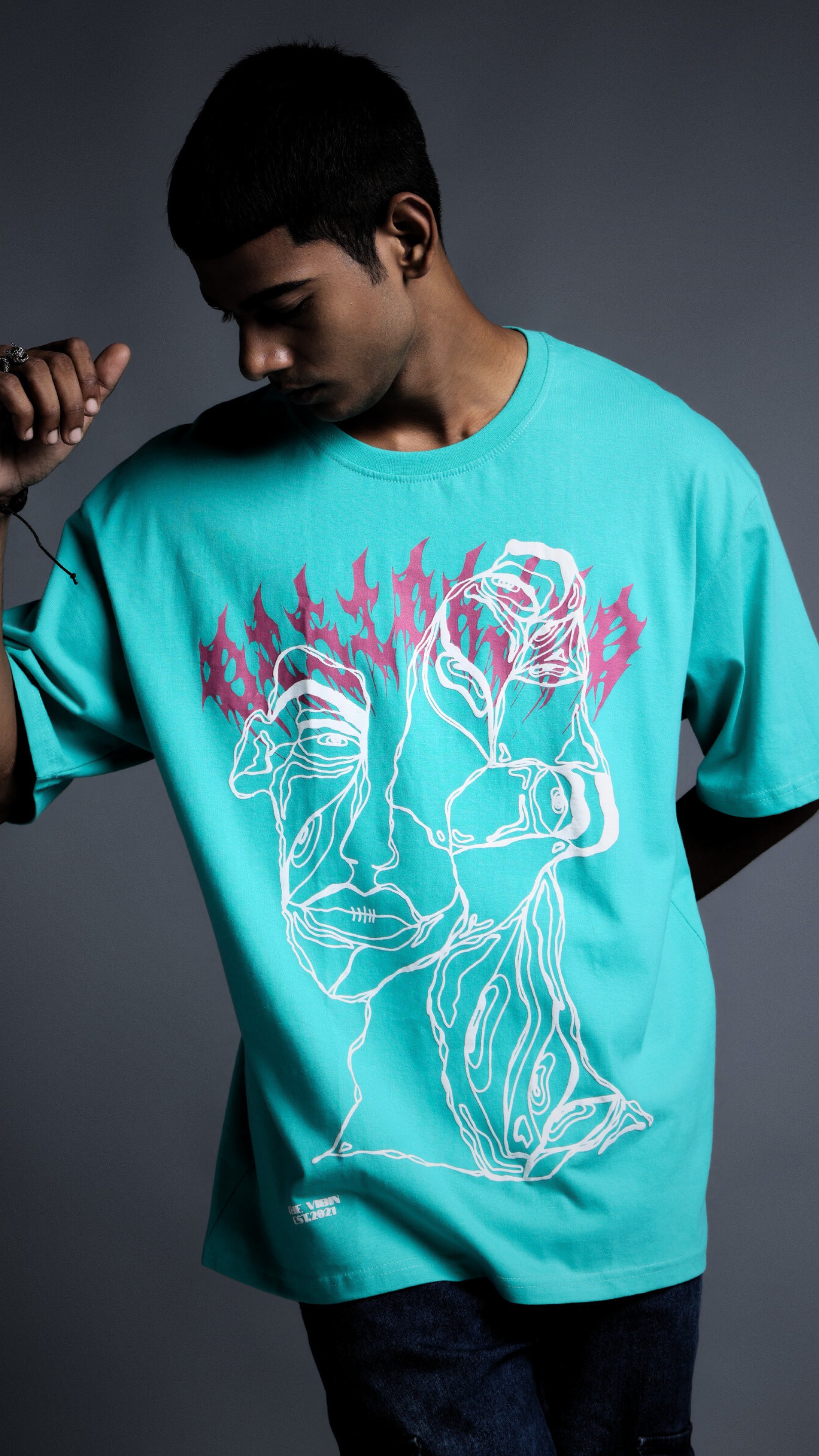 DISTORTED OVERSIZED T-SHIRT